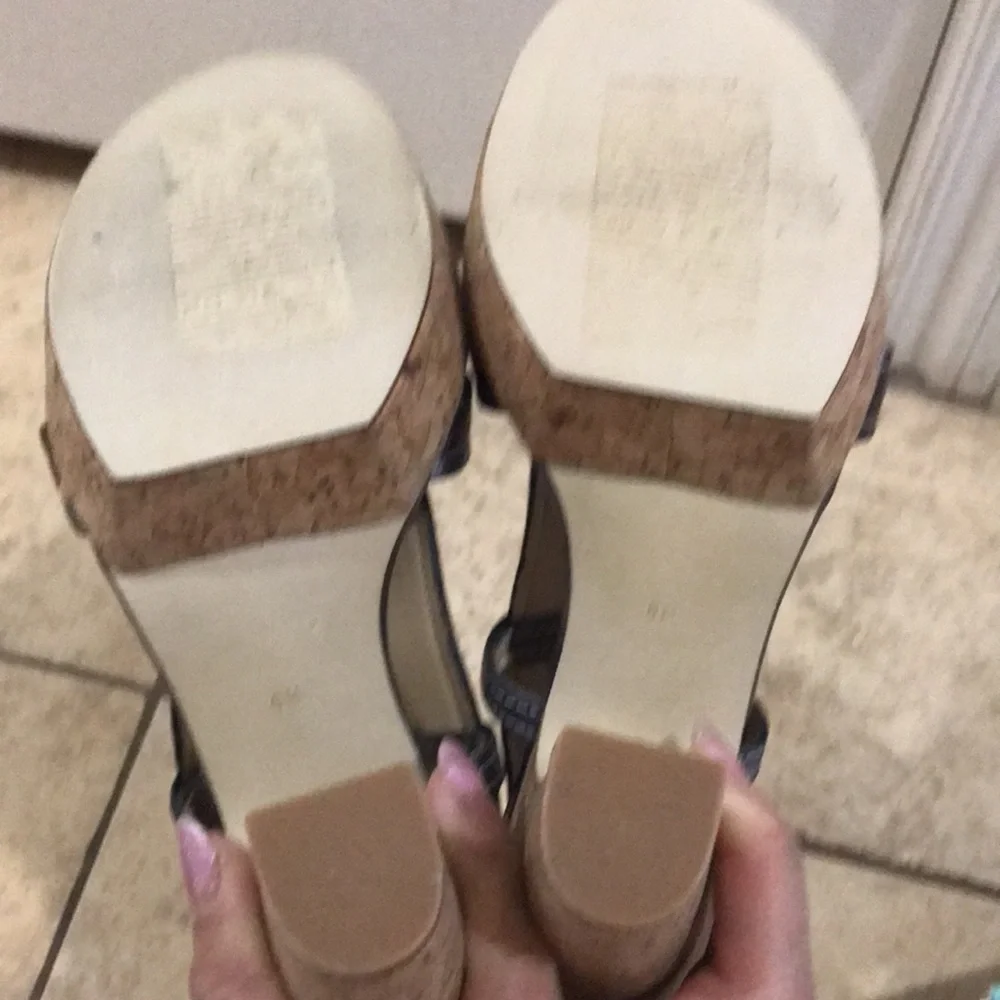 Heels - Picture 5 of 6